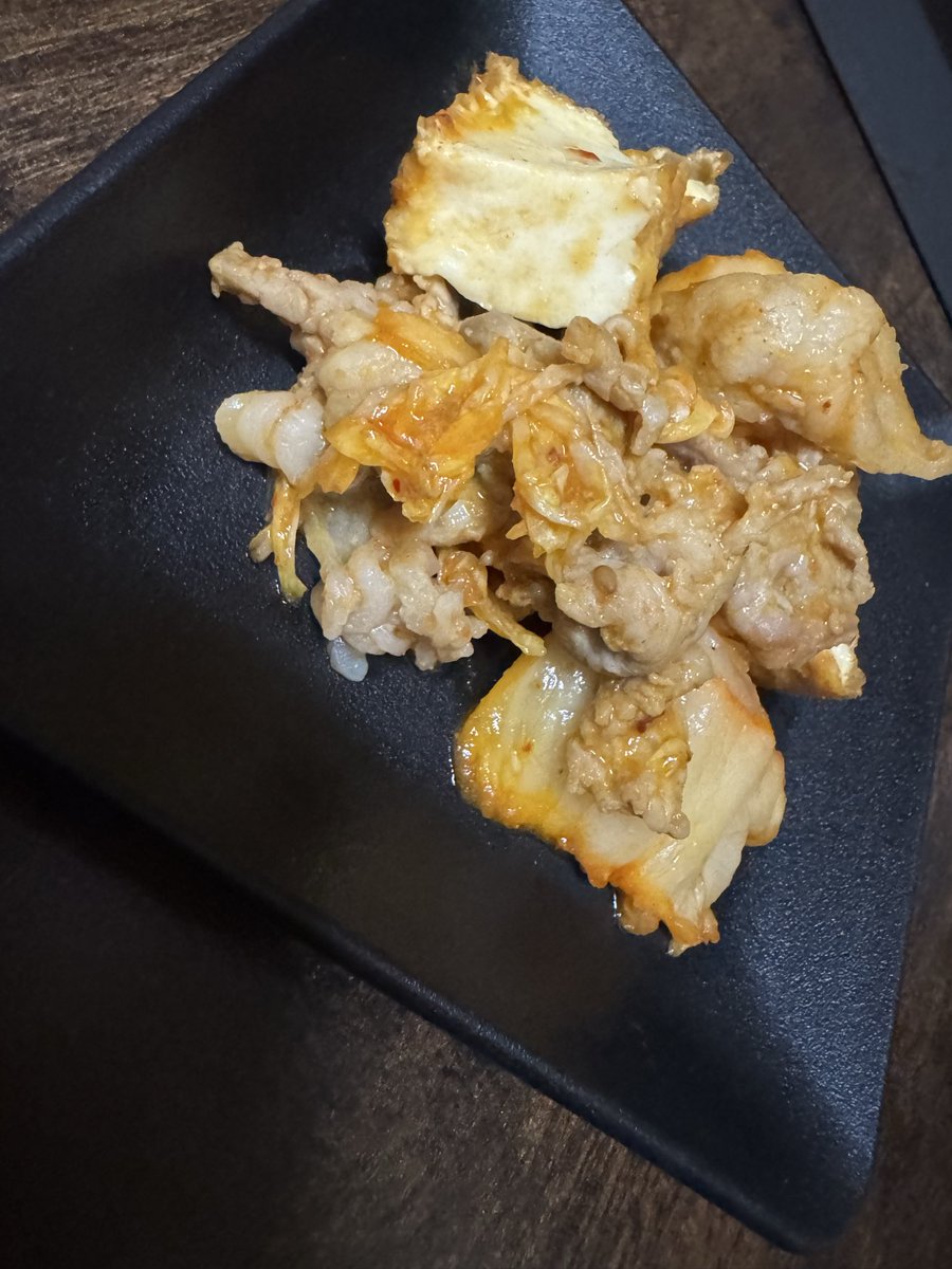 yoruhamarude's tweet photo. 6/13（土）🍽️フードメニュー🍽️

たこ焼き食べ放題もあります！！

▪️おつまみセット
ピーマンとソーセージのコンソメ炒め
豚味噌キムチ
にんじんカラムーチョ
ミニパリパリウインナー

▪️家系ラーメン(しょうゆ)

▪️オムライス

▪️クレミアアイスクリーム https://t.co/eFug9svbHD
