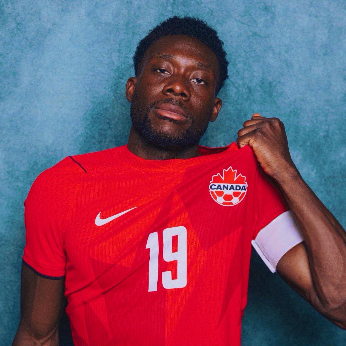 zonarussa's tweet photo. 😳🇷🇺 O Krasnodar esteve perto de contratar Alphonso Davies no início da carreira.

Segundo Igor Korneev, o clube russo foi o único do país a demonstrar interesse no canadense, mas desistiu da negociação devido aos 5 milhões de dólares pedidos pelo Vancouver Whitecaps.

Bizarro! https://t.co/cVyMmSk68f