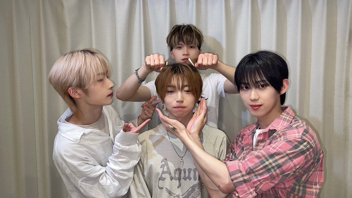 RE_LIVE_HALL_jp's tweet photo. 🦄#MYONE 🌈
@MY_ONE_OFFICIAL
5th LIVE IN JAPAN🎤
お越し頂きありがとうございました🎀
次の公演は
🗓 6月14日(日)
⏰ 1部14:00、2部18:30
📍 #RELIVEHALL
💰当日券¥4500
✨初めての方は無料&チラシ1枚に団体サイン✨
🪧公演の90分前にPRを行います
🎫予約チケット🎫
https://t.co/yl5HH6Tcfw https://t.co/zQUiFNSyBi