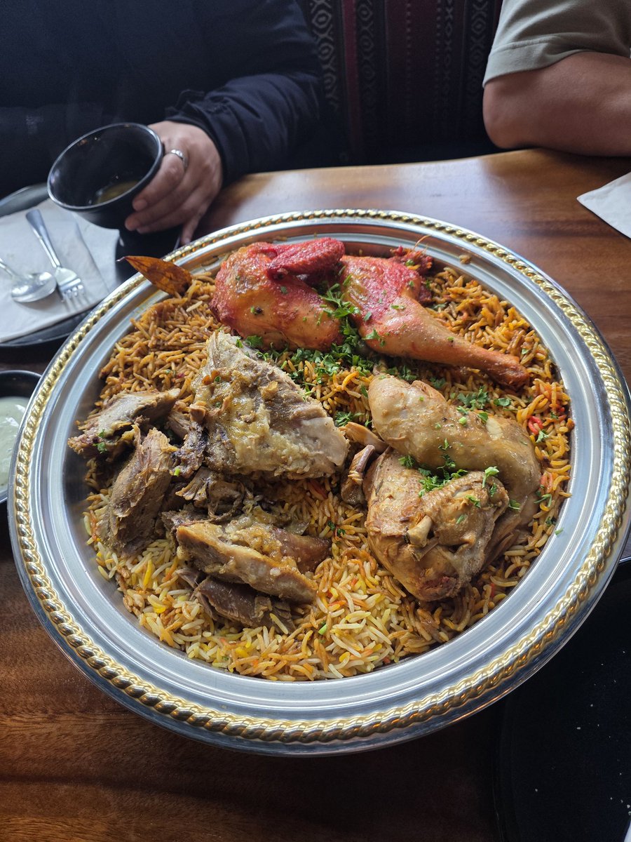 ErwinUlep's tweet photo. #TasteofYemen 😋 https://t.co/GCXPZooimD