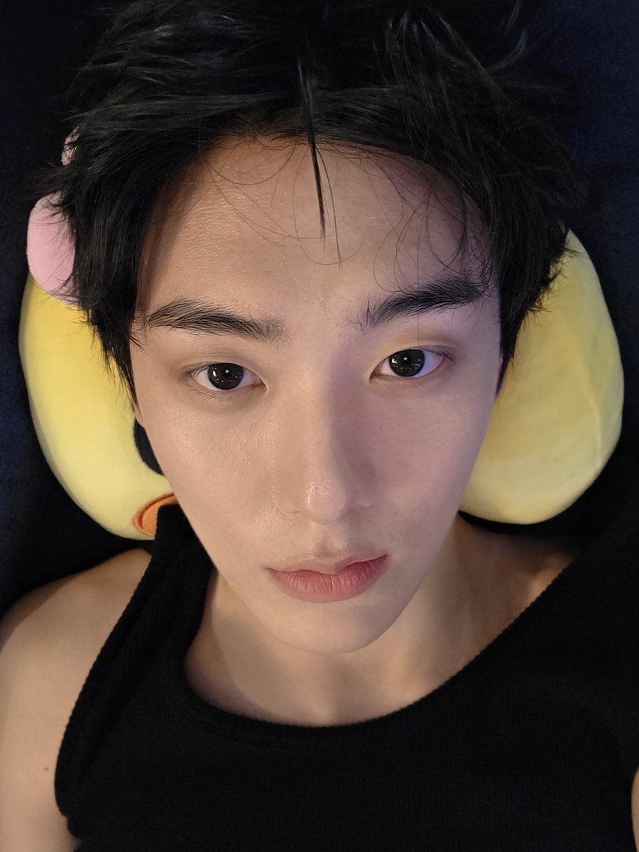 cherrybiinn's tweet photo. 윤산하 사랑해 🥲💛 https://t.co/2MjpKjPxvC