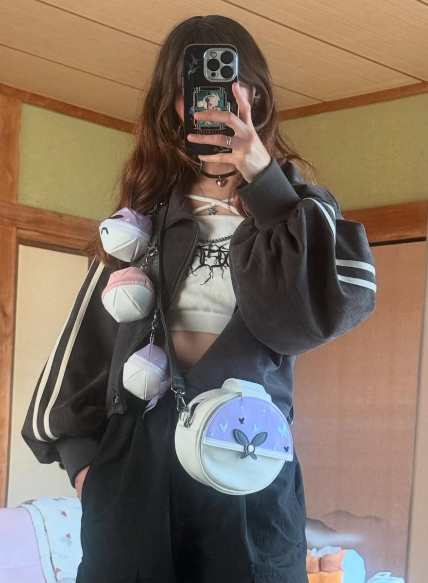 polymernai's tweet photo. Using this bag feels like an adventure is about to begin 🥹✨

🌱 Integrated wallet
🌱 Detachable ball pouches
🌱 Compact, comfy and spacious!

Launch page is now available ✨
#pokemon https://t.co/AmwzfejUTl