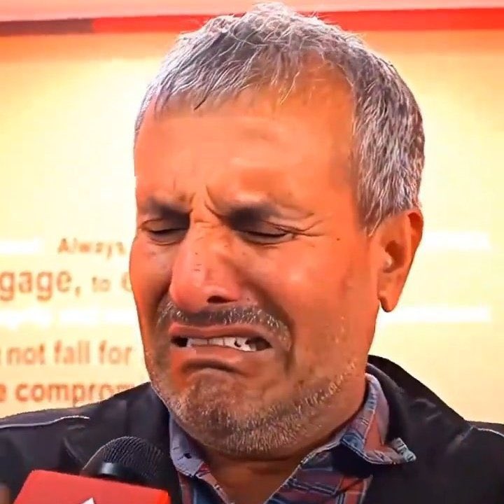 Neo_thesavage's tweet photo. Imagine Esi Aulaad Hona Jiske wajha se Aapke papa ki Esi Halat ho 

Lanat Hai aap pe Elvish Yadav 

Insaan to achhe ban nahi sake Aulad hi achhi ban jaao 

Jua Promote karke pese kama liye Lekin  Jab baat desh ke yuvao ki aati to Tum NEET ke paper leak issue pe bolna to dur ulta negative PR chalate ho 

Aur Yuvao ke bhavishya Ke saath Khilwad karte ho Unko Juwe ke raste Bhej ke