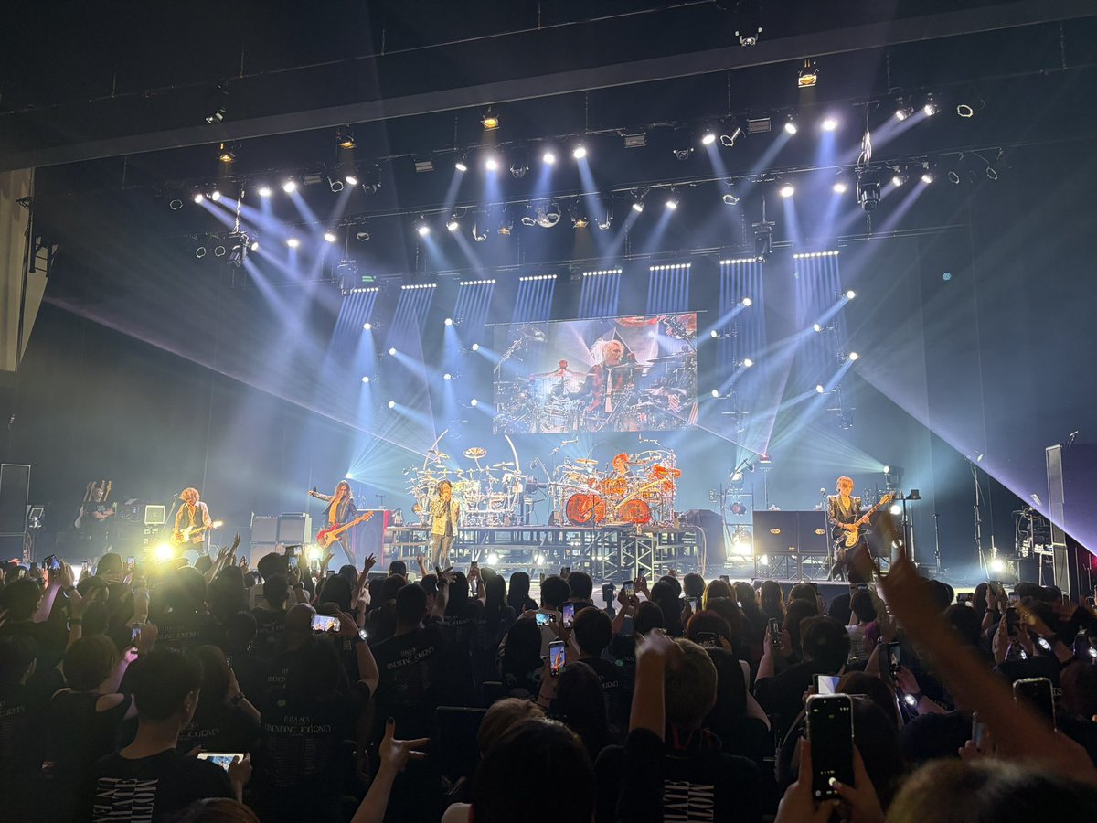4am_slave's tweet photo. #LUNAPIC
近いよーでやっぱ遠いなー
でも最幸でした🫶✨ https://t.co/DMfEYxDN2M