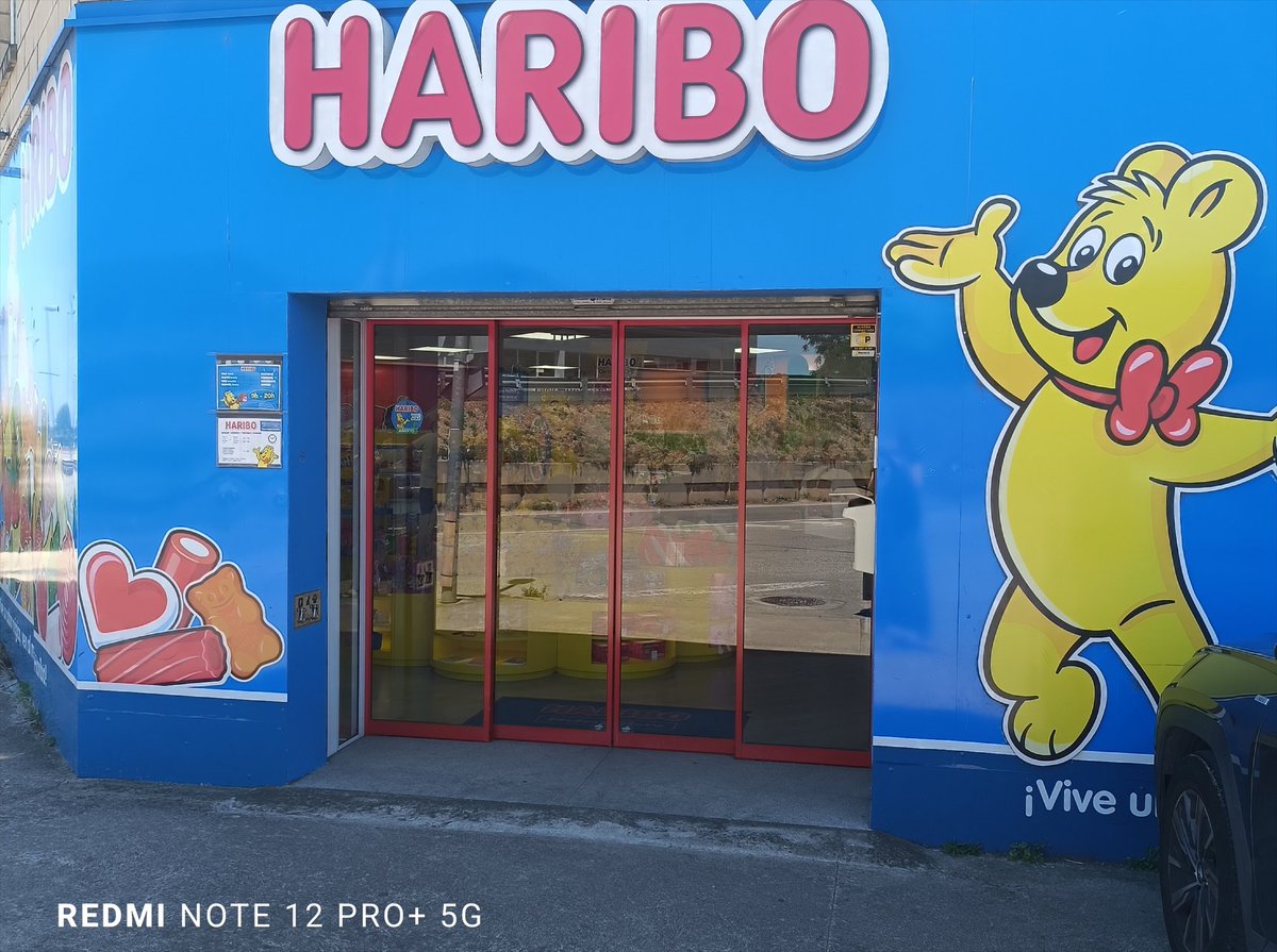 MontseBugo's tweet photo. Dolce vita 🍭🍬
#fabricaharibo
#botot https://t.co/BbnuGHaYBS