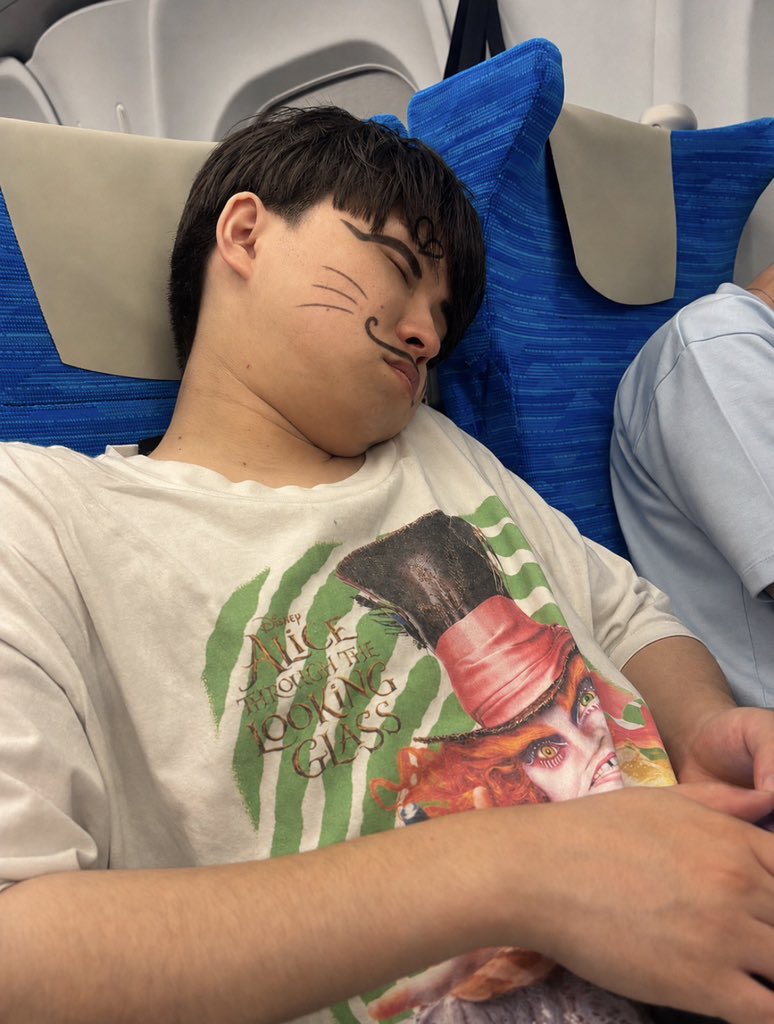 justi_star_raio's tweet photo. しっかりとメイクは落としてから寝ようね💤 https://t.co/0loLNSwFPg