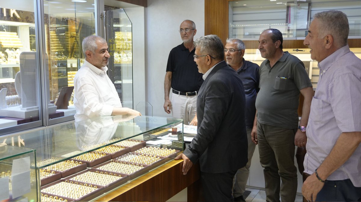 yrprefahelazig's tweet photo. Cuma Buluşmalarımız Devam Ediyor.

📍NAİLBEY MAHALLESİ

Bu hafta Elazığ Belediye Meclis Üyesi Grup Başkanı Osman Cem Karahüseyinoğlu , il yönetimimiz ve Merkez ilçe yönetimimizle birlikte Nailby Mahallesi’nde esnaf ve vatandaşlarımızla bir araya geldi. https://t.co/ZSzZoVTPM5