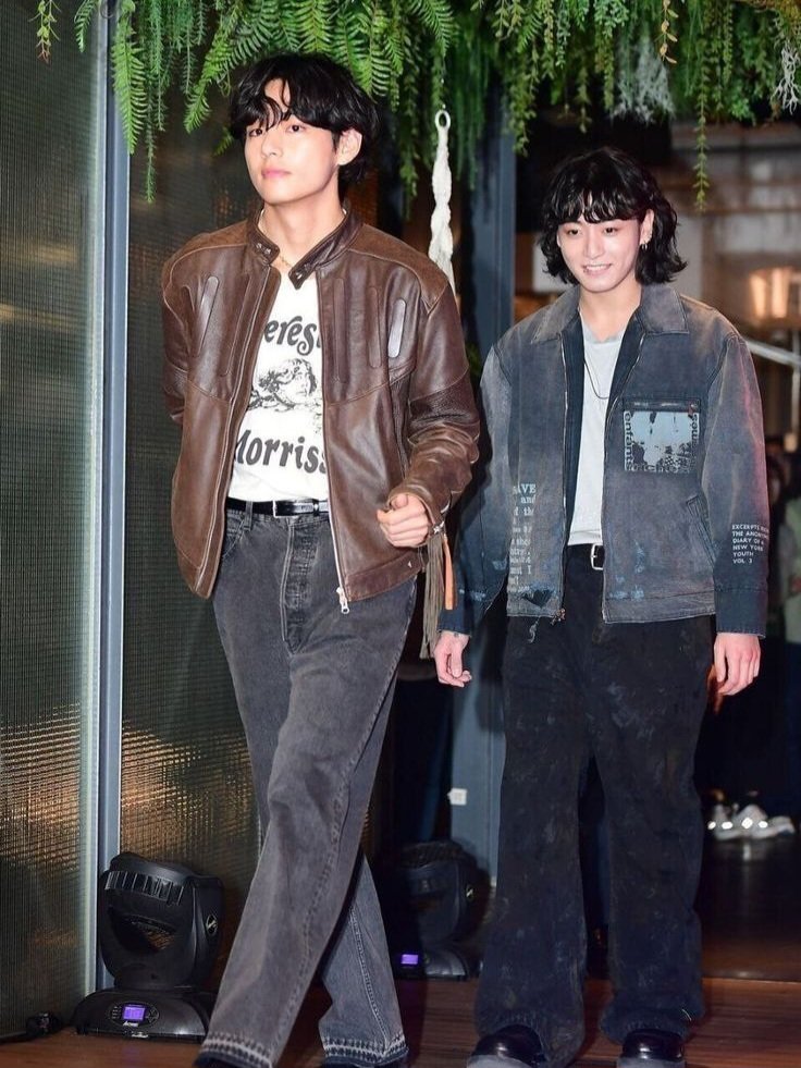 thavekim's tweet photo. if we were dating, I feel like you'd always want to tag along wherever I go and keep asking me for little treats. ofc, I'd happily get them for you every time https://t.co/bErMqHMKwG