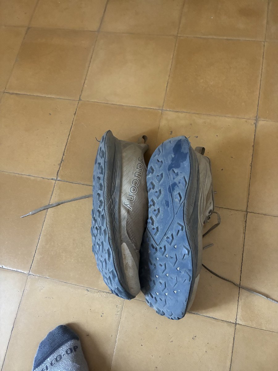 ricklsparks's tweet photo. Thanks @REI    
These Saucony’s got me 700 miles &amp; through another Camino🦶🦶 https://t.co/B7x6KBskhR