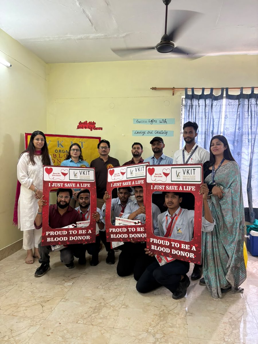Vkitcollege's tweet photo. रक्तदान — एक ऐसा उपहार जो बिना किसी कीमत के किसी को नया जीवन दे सकता है। ❤️

आज VKIT Group of Colleges के कैंपस में भव्य 'रक्तदान शिविर' (Blood Donation Camp) का आयोजन किया गया। कॉलेज के युवाओं ने जिस उत्साह के साथ इस नेक काम में हिस्सा लिया, वो वाकई काबिले-तारीफ है। https://t.co/PSA293jsz6