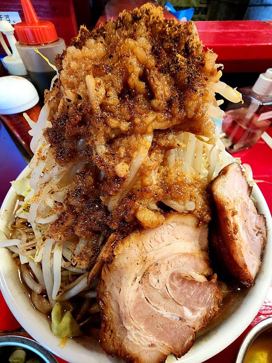 HaremJets's tweet photo. 今日は久しぶりにラーメンを食べマシた。

本日：土曜日は、孝一郎さんでニンニク抜きでも、美味い奴を堪能しまくりマシた（ 笑 ）！

らーめん孝一郎 【 二郎系麺増し 】☆ コウジロウ ♪⇨ https://t.co/CWjUhmmFLD

#らーめん孝一郎 #コウジロウ #麺増し #ネ申月豕 #マシマシ #ラーメン二郎 #二郎系 https://t.co/hve6TeJGtp