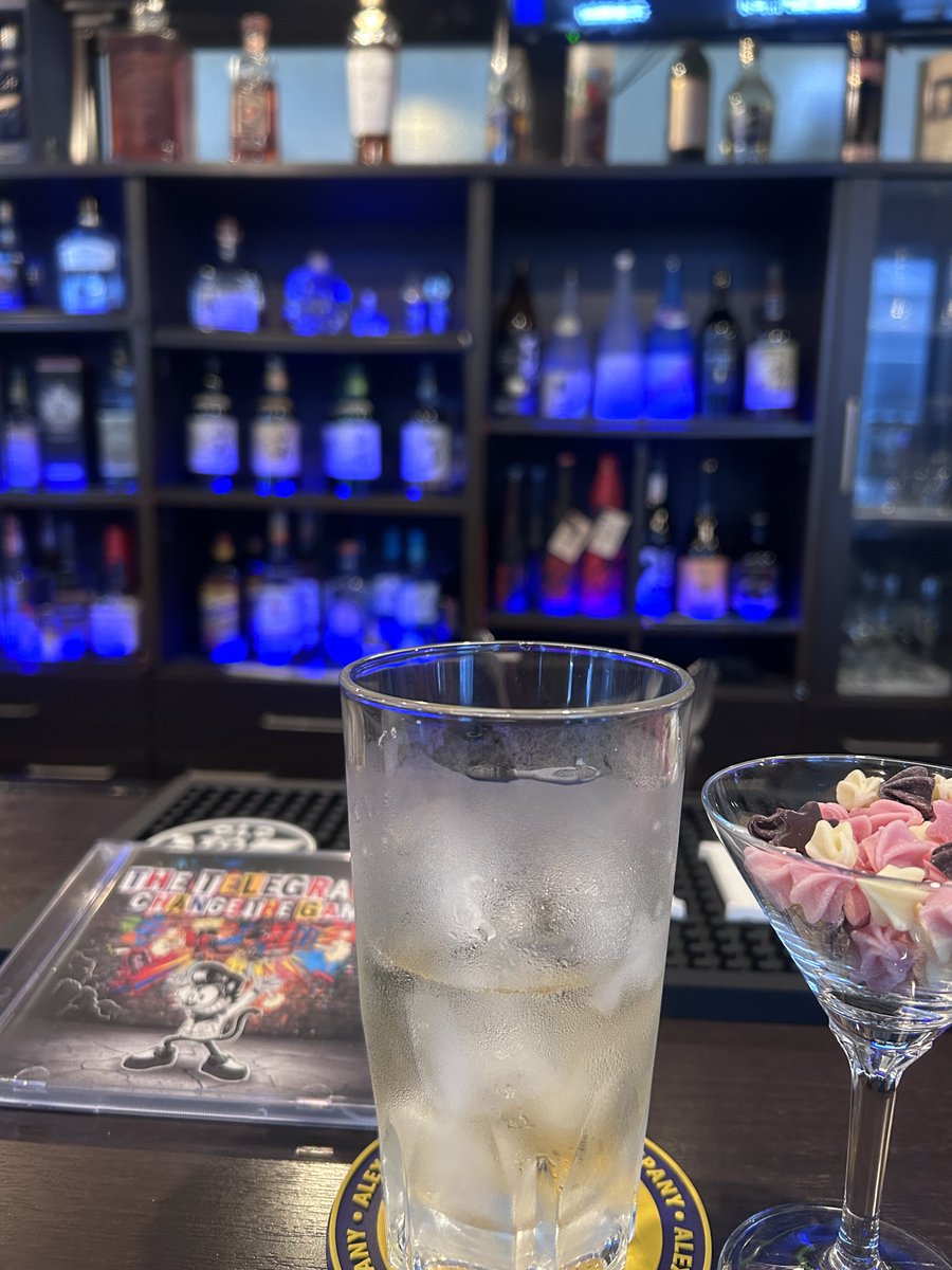 hide_no8's tweet photo. 野毛、蒔田と三軒廻っていい土曜日だったよ。スポットライトが羨ましかった笑
明日下北沢で全部出し切るから楽しもう🌹 https://t.co/JWO1ZN4b6O