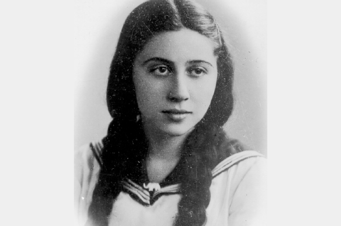 Marx21net's tweet photo. Niuta Tajtelbaum: rubia, ojos azules, aspecto inocente. La Gestapo la buscaba como "la pequeña Wanda de las trenzas".

🔫 Mató a cuatro oficiales nazis.

💔 Torturada durante semanas, no delató ningún nombre.

✊ Heroína del Gueto de Varsovia.

🗒️ https://t.co/fFYDpRnk7q https://t.co/jMZ5tPjub7