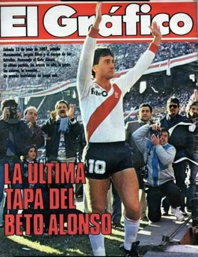 sergiolejder's tweet photo. Setenta mil hinchas para despedir al ícono. No se si alguna vez algún otro futbolista reunió a tanta cantidad de gente en una despedida. https://t.co/xqiZ9HJFYv