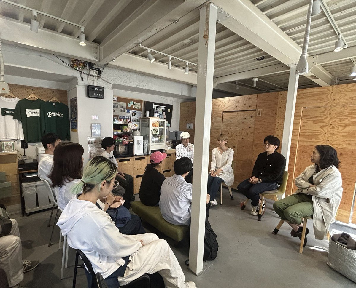 dwarf_inc's tweet photo. ／.+*
ドワーフスタジオ×Strangerコラボ企画！
第19回『#コマ撮り座談会』
13日のパネルセッションが終了しました！
＼*+.

ゲストは昨日に引き続きコマドリ倶楽部メンバーのアニメーター阿部さん、ディレクター池田さん、主催の松本P、さらに追加ゲストで倶楽部から小川翔大さんの4名となりました✨

参加者のみなさんも、昨日から連続の方から今日初めていらした方まで様々でした！

気になるトーク内容は、やっぱりディープでしたね👀！

ドワーフを立ち上げた松本Pからの会社の成り立ちのお話から、社員とフリーランスそれぞれの立場のメリット、デメリットの話、仕事の作り方の話など。また、若いクリエイターがどう仕事を続けていけるのかという環境についてなど。

なかなかオープンには話せない内容だけど、知りたい！聞いてみたい！気になる！なTopicsがたくさん飛び出しました。

ほかにも、ギャラの設定の考え方、他業種からどう入っていけるか？や、海外での戦い方についてなどなど！今日の回に参加したみなさんだけのお楽しみ、でしたね…🤫

コマ撮り倶楽部の皆さんの作品や活動については、また紹介する機会も検討中だとか？！今後の活躍と続報をみなさまご期待ください👀✨

次回のコマ撮り座談会、上映作品は「KUBO/クボ 二本の弦の秘密」で7月10日開催です！どうぞお楽しみに✨