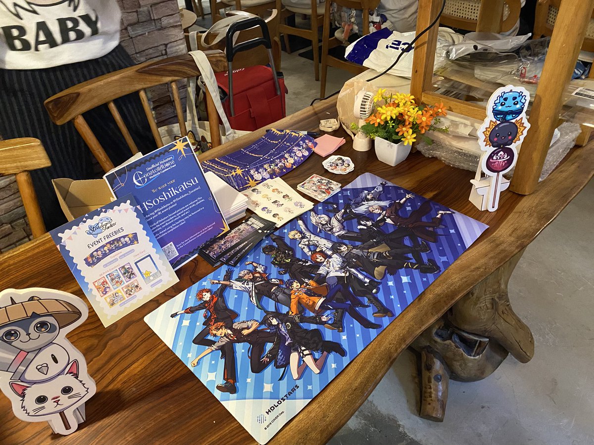 hanxiucao__'s tweet photo. I was only there for a while but dropped by the cup sleeve event!! 🥺 love all the decor it’s so cute… love holostars…
#SGStarlights #7thStarsFestival #SEAStarsProject https://t.co/h7BucpDphc