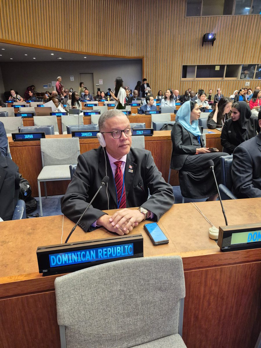 ConadisRD's tweet photo. Nuestro director ejecutivo, Alexis Alcántara, sostuvo importantes encuentros bilaterales con representantes y autoridades homólogas de México, Uruguay, Costa Rica y Panamá, en el marco de la 19.ª Conferencia de los Estados Parte de la Convención sobre los Derechos de las https://t.co/jTaCFgpbEc