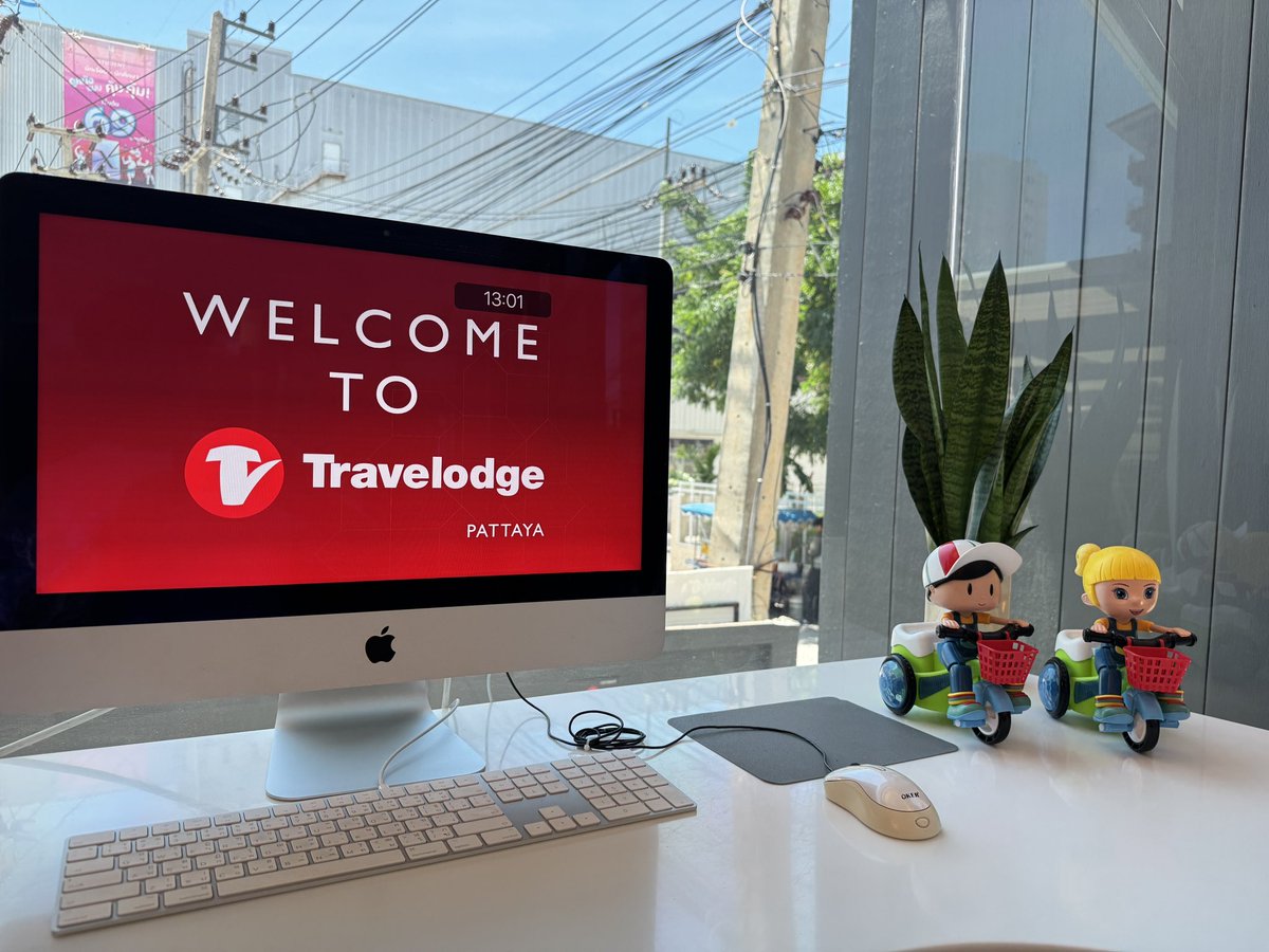 Bridgerock_'s tweet photo. 今回🇹🇭パタヤの滞在先

最後の6軒目は
「Travelodge Pattaya」

何度か利用しているお気に入りホテル
スーペリアクイーンルーム 朝食なし
1泊約4,400円

6階だけ43インチサイズ？のスマートTVが設置☝️
ベッドサイドのランプが木目デザインに変更👀
WiFiの繋がりが良くなってた👌

相変わらず快適🙂 https://t.co/T78N0kaJwV