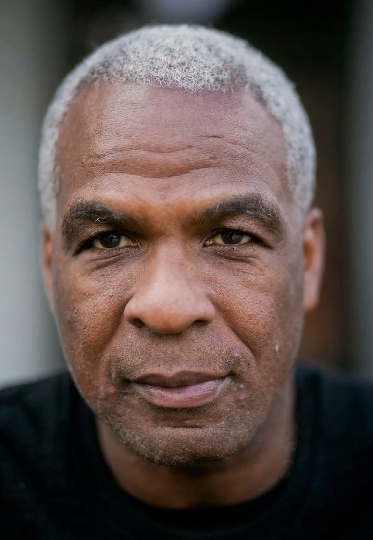 NBA_NewYork's tweet photo. Charles Oakley is on his way to San Antonio to attend Game 5

Oak has attended Knicks playoff games in Atlanta and Cleveland this year https://t.co/57aqoiYcPt