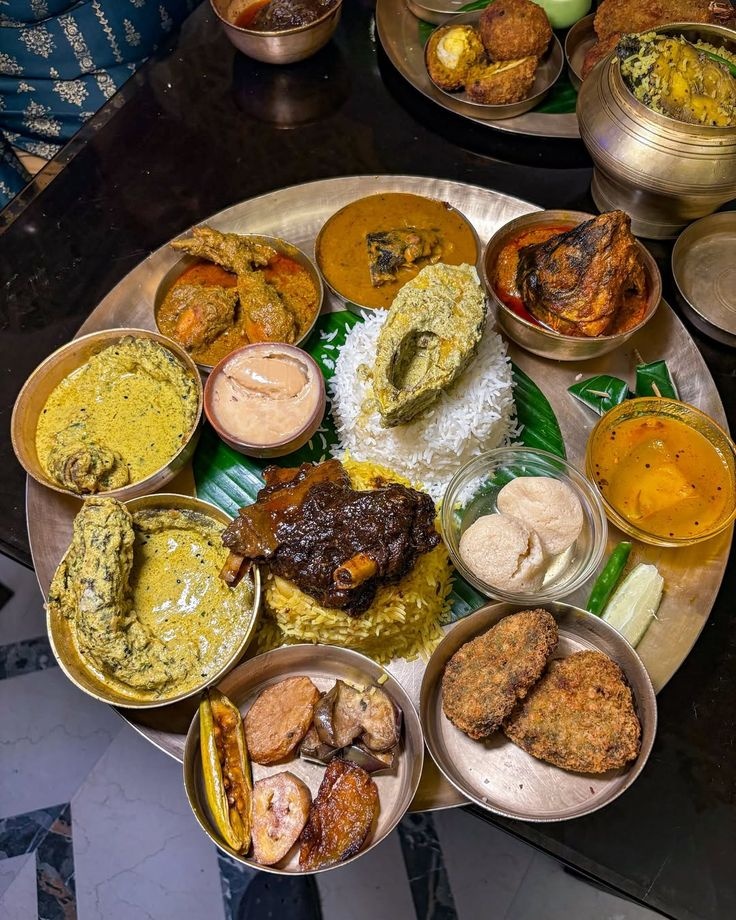 Bhivansam's tweet photo. My wish is to be reborn into a Bengali family every time, just to enjoy the delicious bengali food forever https://t.co/sEM15Xt2Wl