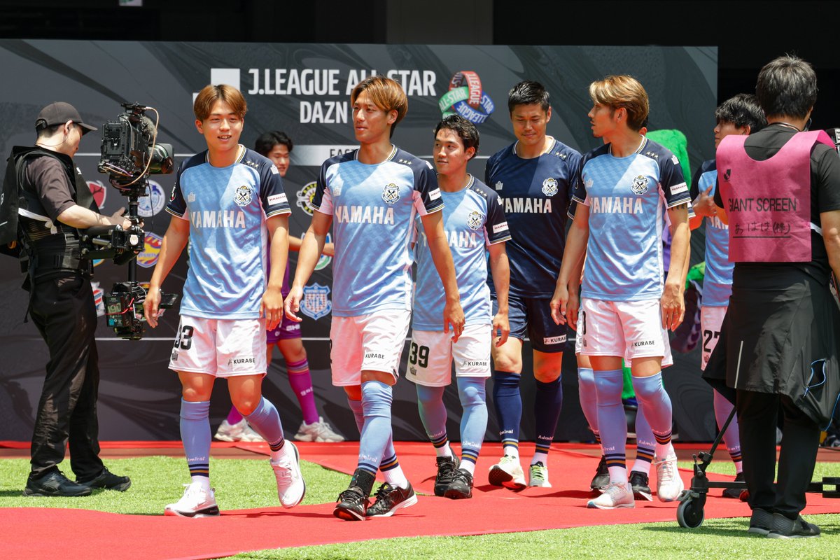 Jubiloiwata_YFC's tweet photo. #JリーグオールスターDAZNカップ 

MUFG国立の地でも、たくさんのサックスブルーのユニフォームを見つけることができました🩵

温かいご声援をいただき、ありがとうございました👏✨

#ジュビロ磐田 #jubilo https://t.co/xOxhtOLGVu