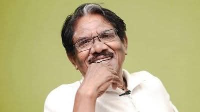 bakwasfellow's tweet photo. பாரதிராஜா இறுதி சடங்கில் முட்டிக் கொண்ட உறவுகள்.

நமக்கு அதில் நிறைய பாடங்கள் இருக்கிறது..!!
மனோஜ் நடிகை நந்தனாவை திருமணம் செய்து கொண்டார். அவருக்கு இரு மகள்கள். பாரதிராஜவின் மகள் ஜனனி திருமணத்திற்கு பின் மலேசியாவில் குடியேறி உள்ளார்.
மனோஜ் மறைவிற்கு பிறகு உடைந்திருந்த பாரதிராஜா மிகவும் தளர்ந்து போனார். மனைவி தேனி போய்விட்ட நிலையில் மகளும் மலேசியாவில் மருமகளும் உடனில்லாது பாரதிராஜாவை கவனித்து கொண்டவர்கள் நியமிக்கப்பட்ட நர்சுகள்.
பாரதிராஜா மரணத்திற்கு பிறகு அவரை நல் அடக்கம் செய்ய ஏற்பாடு செய்யப்பட்டிருந்த நிகழ்வில் தான் மேற்படி முட்டல் மோதல்கள் நடந்தேறி உள்ளது.
மருமகள் நந்தனாவையும் பேத்திகளையும் பாரதிராஜாவின் மகள் ஜனனி அந்த நிகழ்வில் பங்கேற்கவிடாது தகராறு செய்திருக்கிறார். சேரில் அமர்ந்திருந்த நந்தனாவின் கைகளை முறுக்கி எழுப்பி விட.. நந்தனாவின் மகள்கள் அழுதபடி நின்றிருக்கிறார்கள். ராதிகா ஓடி வந்து இரு தரப்பிடமும் கைகளை கூப்பி மன்றாடி பிரச்னை பெரிதாகாமல் தடுத்திருக்கிறார்.
ஏற்கனவே தனது பெயரில் பாரதிராஜா வாங்கியிருந்த அபார்ட்மெண்ட்டில் வசித்து வரும் நந்தனாவை காலி செய்யுமாறு ஜனனி போலீசில் புகார் கொடுத்துள்ளதாக கூறுகிறார்கள்.
பாரதிராஜா இறுதி சடங்கை ஒட்டி வெளியே வந்த குடும்பத் தகராறுகளை பார்த்த போது ஒரு விஷயம் மட்டும் மீண்டும் மீண்டும் தோன்றியது.
உலகத்துக்கே காதல், பெண் முன்னேற்றம், பெண் சொத்துரிமை, ஜாதி மறுப்பு என்று பாடம் எடுத்த பலரது குடும்பங்களிலும் கூட இறுதியில் வந்து நிற்பது மனித உறவுகளின் சிக்கல்கள்தான்.
இங்கே யார் சரி? யார் தவறு?
என்று நமக்கு தெரியாது,தெரிய வேண்டிய அவசியமும் இல்லை.
ஆனால் வெளியிலிருந்து பார்க்கும் நமக்கு ஒரு விஷயம் மட்டும் தெளிவாக தெரிகிறது.
மனிதர்கள் சண்டை போடுவது பெரும்பாலும் கொள்கைகளுக்காக அல்ல.
உரிமைகளுக்காக... பாதுகாப்புக்காக.. எதிர்காலத்திற்காக.. சில நேரங்களில் பணத்திற்காக.
சில நேரங்களில் பணம் என்ற பெயரில் கிடைக்கும் அங்கீகாரத்திற்காக.
ஒரு மனிதன் வாழ்நாள் முழுக்க ஒரு ராஜ்ஜியத்தை கட்டியிருக்கலாம்.ஒரு தலைமுறையையே பெரிய அளவில் பாதித்திருக்கலாம். "சூப்பர்ஸ்டார்" என்று கொண்டாடப்பட்டிருக்கலாம்.
ஆனால்... அவருக்கு பிறகு அவருடைய குடும்பம் அமைதியாக இருக்கும் என்பதற்கான உத்தரவாதத்தை அவையெல்லாம் கொடுக்காது.
உண்மையை சொல்ல வேண்டுமென்றால்... 'புகழ்' என்பது எப்போதும் தனிப்பட்ட சொத்து."நிம்மதி" என்பது குடும்ப சொத்து.
ஒன்று இருந்தால் மற்றொன்றும் இருக்கும் என்று எந்த விதியும் இல்லை.
நிறைய நேரங்களில் உலகம் அறிந்த வெற்றியாளர்கள்...வீட்டுக்குள் தோற்றவர்களாக இருக்கிறார்கள்.
அதேபோல்...
உலகம் அறியாத சாதாரண மனிதர்கள்...
தங்களுக்கு பின்னால் சண்டையில்லாத குடும்பத்தை விட்டுச் செல்கிறார்கள்.

ஒரு மனிதன் எவ்வளவு சம்பாதித்தான் என்பது முக்கியமான கேள்வி இல்லை.
அவன் போன பிறகு... அவன் சம்பாதித்ததை வைத்து அவனுடைய பிள்ளைகள் அடித்துக் கொண்டார்களா?அல்லது ஒருவரை ஒருவர் அணைத்துக் கொண்டார்களா? என்பதே முக்கியமான கேள்வி.
ஏனென்றால்...ஒரு மனிதனின் உண்மையான உயில் அவன் எழுதி வைத்த பத்திரம் மட்டும் அல்ல.அவன் உயிரோடு இருக்கும்போது உருவாக்கி வைத்த குடும்ப சமநிலையும் தான். அதை சட்டத்தால் எழுத முடியாது.பதிவு அலுவலகத்தில் பதிவு செய்ய முடியாது.வாழும் காலத்திலேயே கட்டமைக்க வேண்டும்.
#Bharathiraja