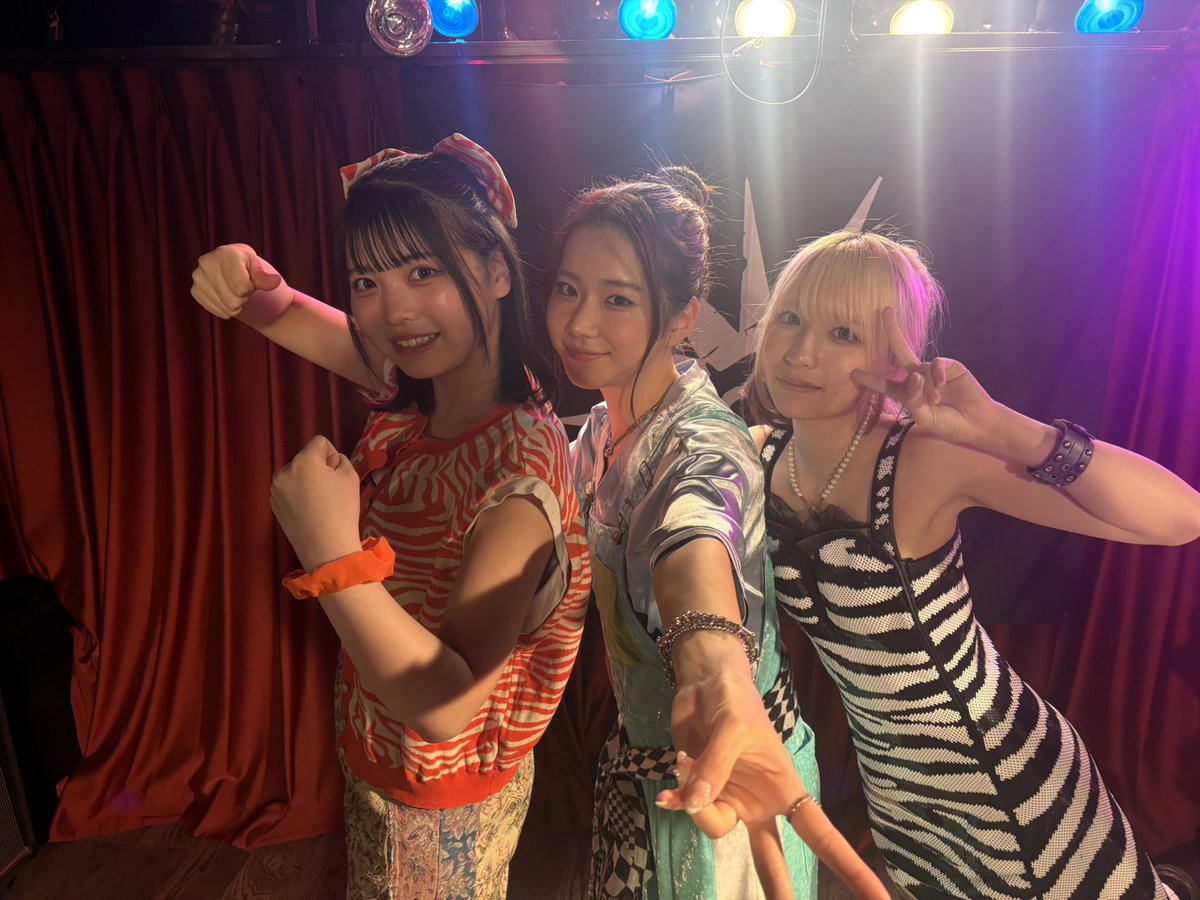 GBB_info's tweet photo. 2026.06.13 Sat
Girls be bad 定期公演「Girls be ×× Vol.15」
本日の××は…「Girls be 初夏」でした☀️

梅雨を吹き飛ばして夏を呼び込む熱〜いライブでした💥
配信やライブでご覧いただいた皆様
ありがとうございました💥

次回定期公演は7/25(土)予定です💥

#GBB #badknee #GBチョメチョメ https://t.co/8MYRhkBfrl