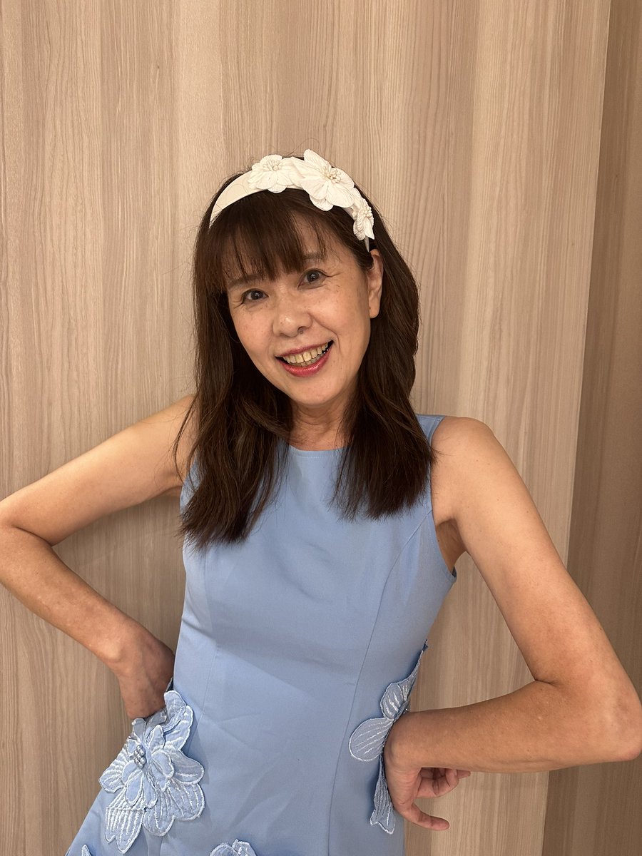numako0208's tweet photo. 今日のお笑いライブ🩷まん☆だん太郎さん主催の１分２分ライブ。MCでここの芸人は40代50代が増えてきて年寄りすぎる〜っていっていたので、そのあとに出た #黄昏ガール はめっちゃ美味しかった。中MCの時、舞台に呼んでもらって、いじってもらえて楽しかったよーババア最高 #おまえら さんにもあえた https://t.co/yZ19oVkbku