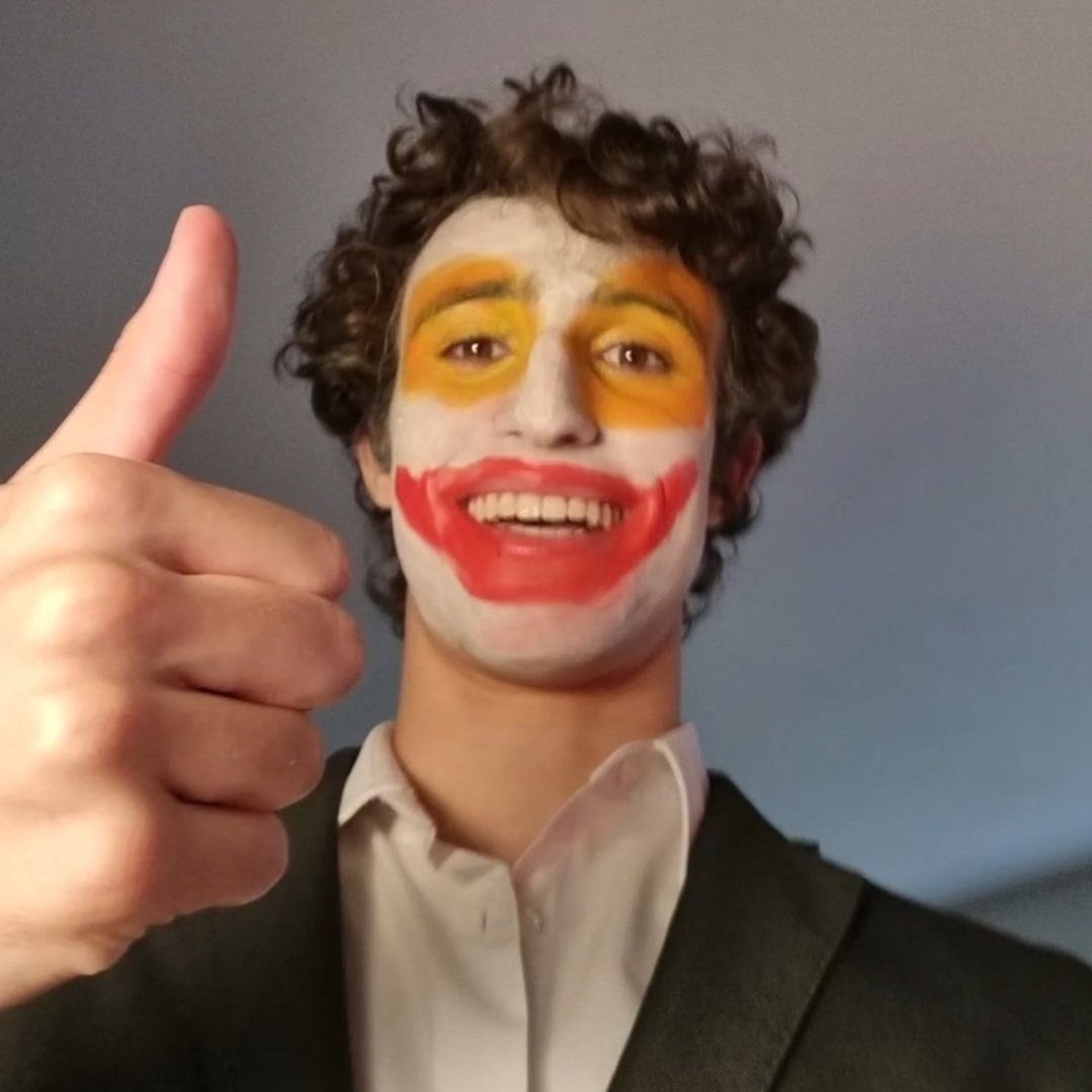 comfycali's tweet photo. Estamos com mais de 800 seguidores no tik tok 🎉🎉🎉
Mas o último vídeo foi um fracasso 😐
Foi só eu ficar uma semana sem postar que o algoritmo de lá me puniu https://t.co/s5tdwesPpq
