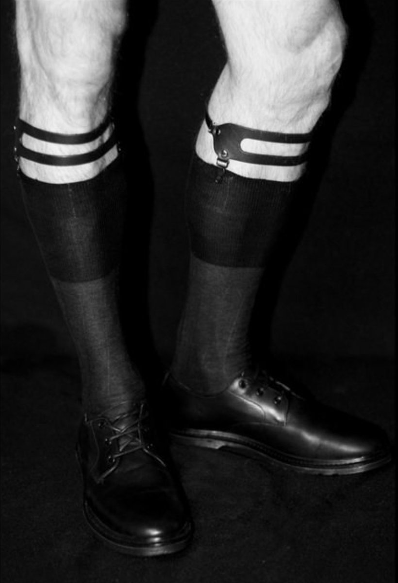 kiminski_star's tweet photo. @JadedJourney @modernhistory Hes probably wearing suspenders too. https://t.co/OHVZuxSTPL