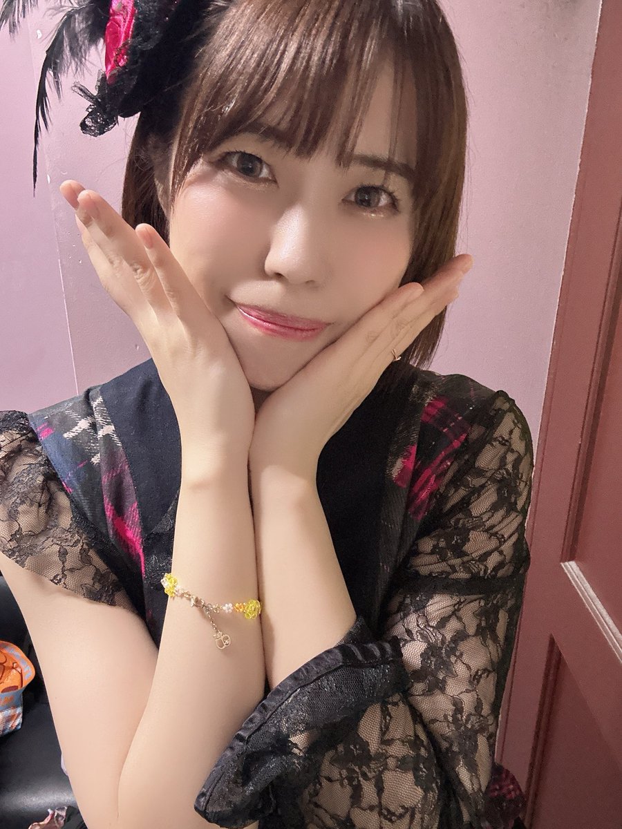 ringoUtaho's tweet photo. ハロプロ縛りで浮かれモードありがとうございました✨\( ˆoˆ )/
出番9回！！どれもこれもとっても楽しかった！！！
ハモリ上手くできてたかなあ、、！
もうどの曲も楽しすぎてあっという間だったよおお！！！！
今日のために企画してくれたあやちぃーさん、みおちゅん、一緒に出てくれた出演者のみんな、そして会場に来てくれたみんなありがとう〜！！！！！😊