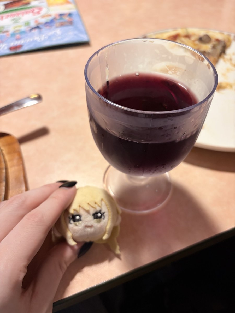 Hasaka_SSBU's tweet photo. サイゼ赤ワイン飲みオタク https://t.co/AzbPCQsYEj
