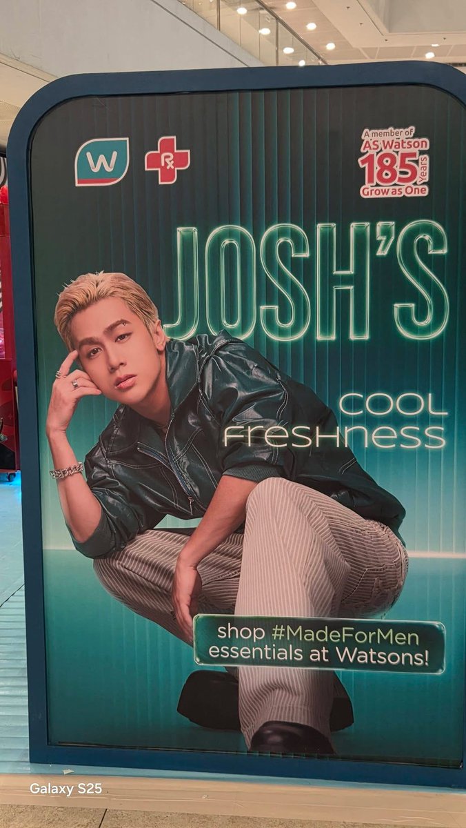joshsyeoja19's tweet photo. ang ganda ng shot ni bossing😭
this was in mega mall daw😍

ctto from fb https://t.co/QJCeFEoCH7