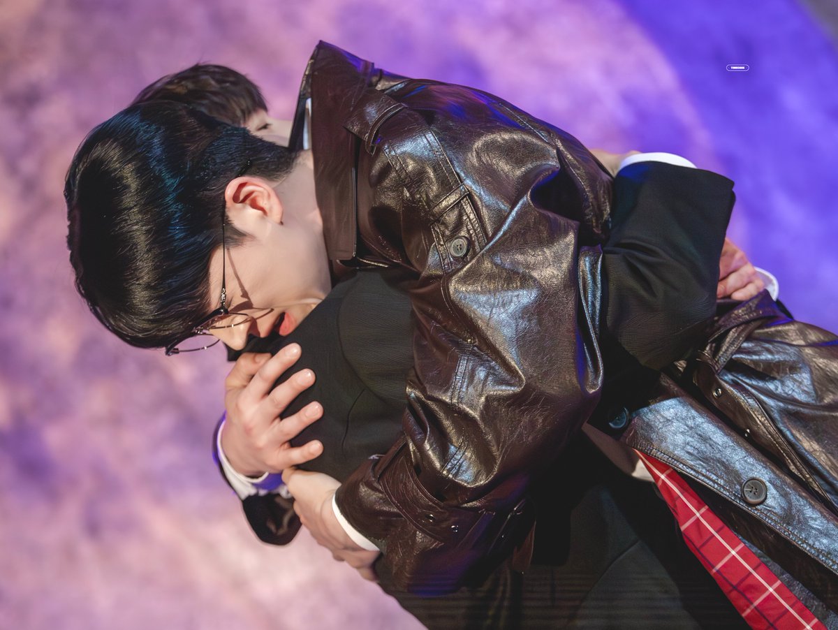 KIMTIMECODE's tweet photo. 260612 연극 헤르츠클란 장면시연 스핀오프 '장벽너머' 🌕 

데미안 #한상훈 배우님  
크나우어 #김서환 배우님 

아름다운 건 왜 우릴 스쳐 지나갈까? https://t.co/seXhU5Ofu5