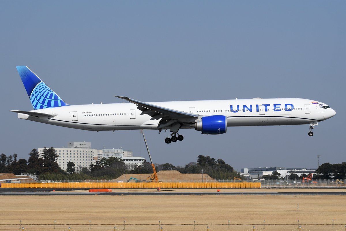 fly772hnd's tweet photo. #B777初飛行の日 https://t.co/MviM7pXzn2