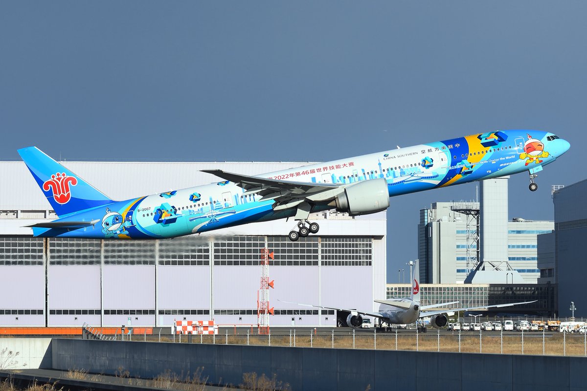 fly772hnd's tweet photo. #B777初飛行の日 https://t.co/MviM7pXzn2