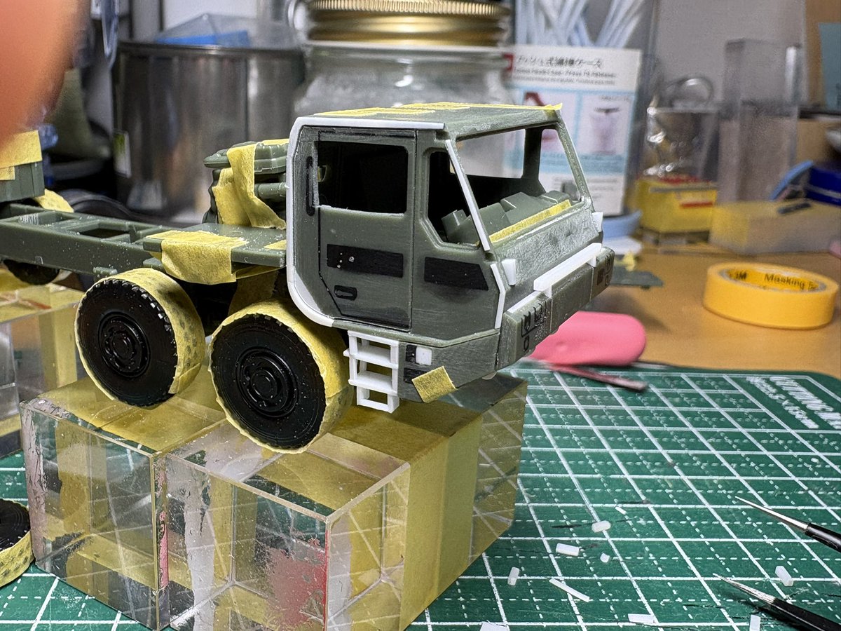 kokushi_0625's tweet photo. 写真、動画を見ながら雰囲気重視で製作中…
わりといい感じだと思うのですが、作り慣れてないので、手がなかなか進みません…
#プラモデル
#アオシマ
#25SSM
#25式地対艦誘導弾
#陸上自衛隊 https://t.co/X1BT8xbrN6