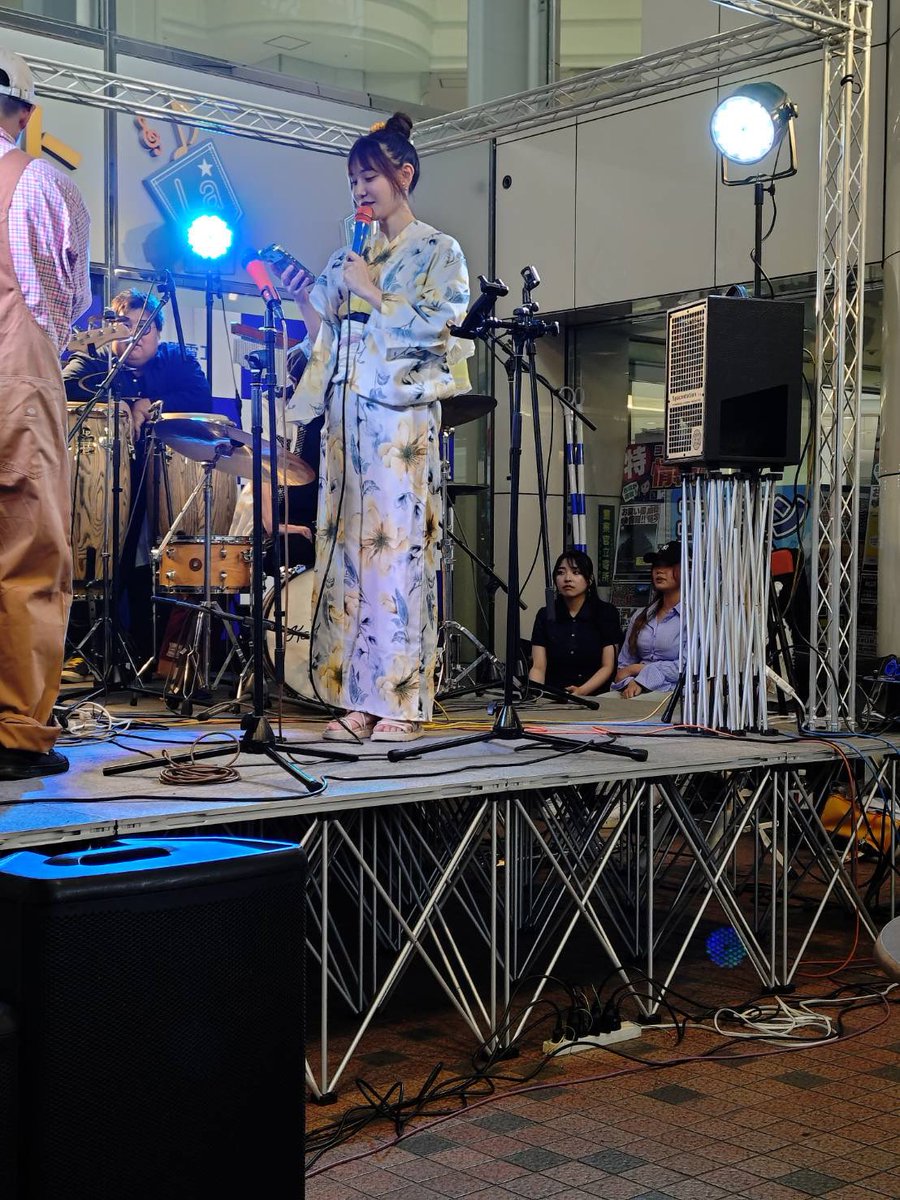 momoyamatsukika's tweet photo. ララポケット様にてライブ
3ステージ4曲分歌わせて頂きました！！

カバー祭り！楽しかったあ〜👘🍉
新物販も本日から販売しております🍵
ホームページ販売も随時展開💻 https://t.co/OfUeFskkyh