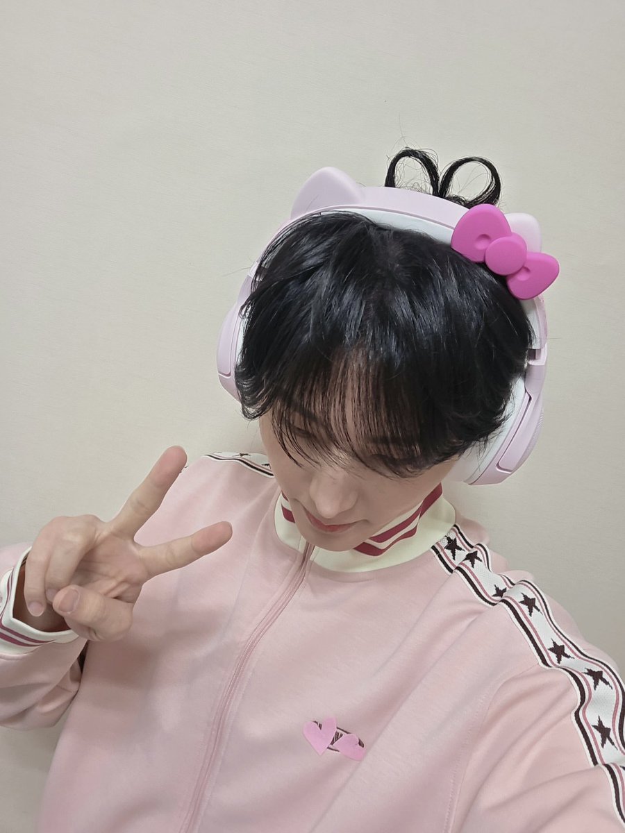 kang_youngone's tweet photo. 이렇게 커염지면 겜돌이 남편 응원해주죠 https://t.co/GYhkMze0zt