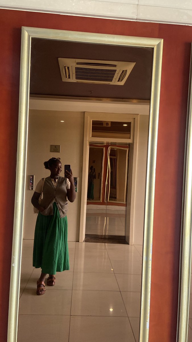 IamPurple_28's tweet photo. OOTD💚 green is actually a lovely color https://t.co/H66xmvWySe