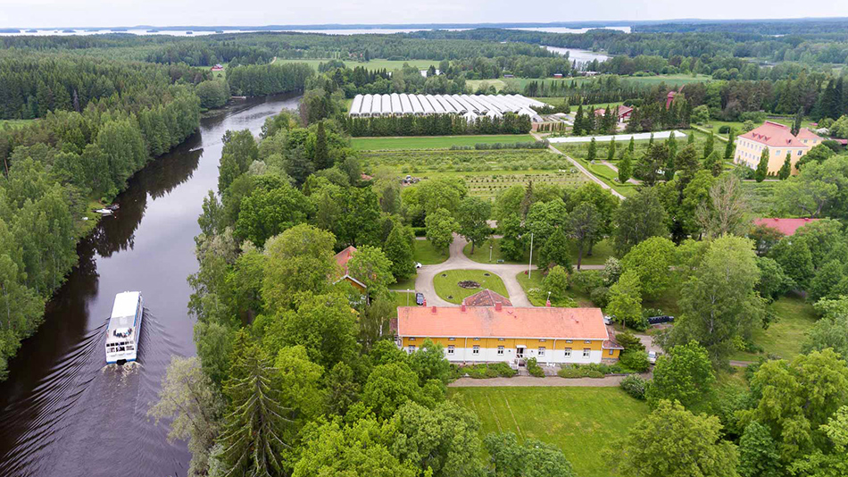 DiscoverFinland's tweet photo. Located near Hämeenlinna, lies the beautiful municipality of Hattula. Surrounded by lakes, this little known region is an excellent holiday destination, providing a wonderful mix of historical, cultural, and natural attractions for all visitors to enjoy:
https://t.co/9QtQD4u1n2 https://t.co/5yGDRKT5J4