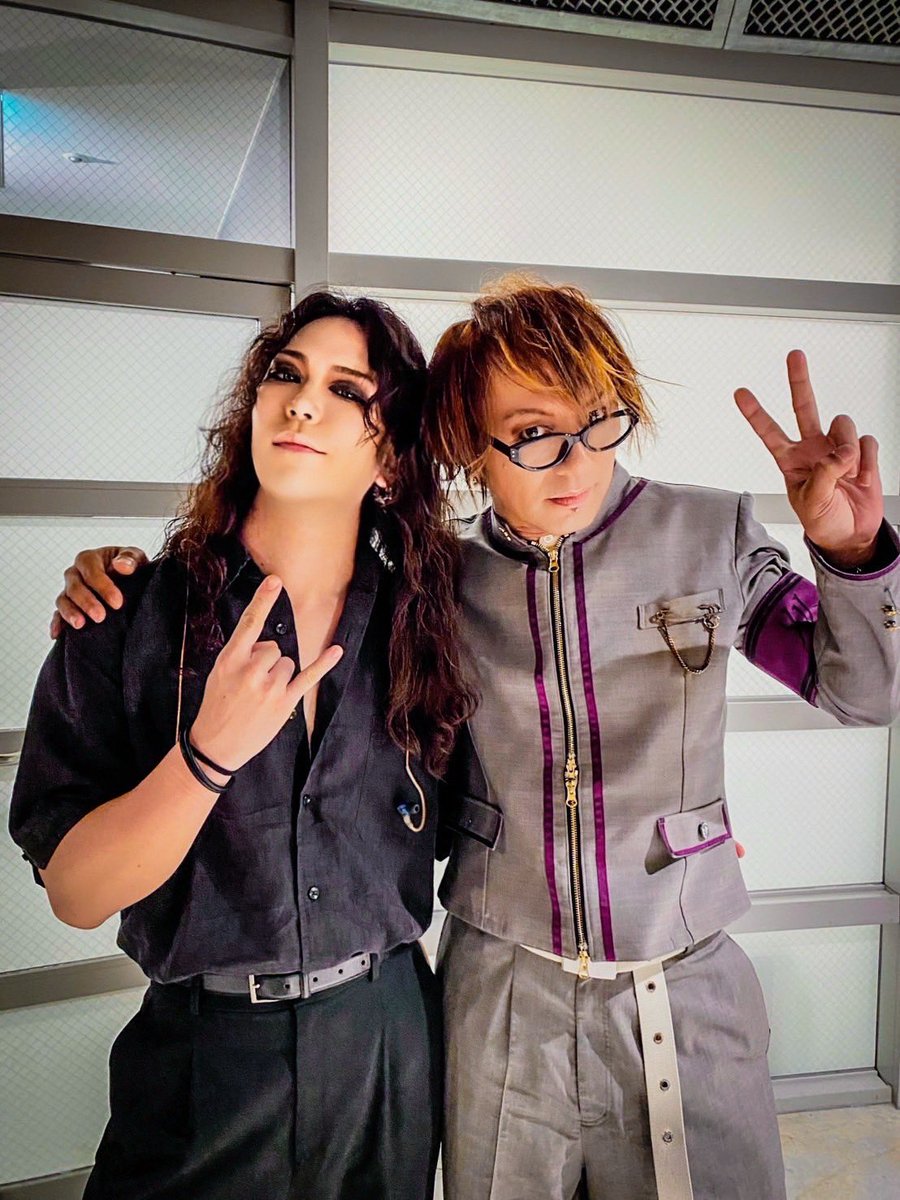 nerorythem's tweet photo. 最幸なサウナ風呂をありがとうございました🔥

何回か意識が朦朧としたけど、幸せがもったいないから堪えた👍

ドラマーでバンドは変わるってよく言うけど、NatsuちゃんとMUCCしてて感動した！

MUCCとのスターチスずっと忘れない。

幸せな2マンでした！

@Natsu_NB
#狂宴
#メリー25周年
#MUCC https://t.co/XFCwvohXEc