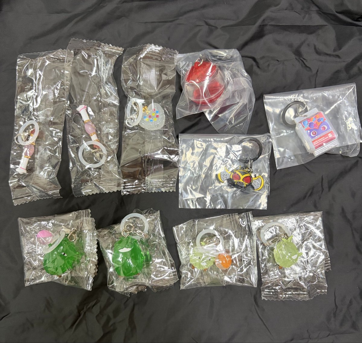 ___jinapi's tweet photo. 【交換】モリゾーとキッコロ おジャ魔女どれみ 仮面ライダーめじるしアクセサリー

【譲】画像1  画像外も検討
【求】リズムタップ（画像2）、カードデッキ龍騎（画像3）

コンプのため交換希望です🙂‍↕️
郵送/送料相互負担
🔍検索からもお待ちしております。 https://t.co/DxV8Cel9BQ