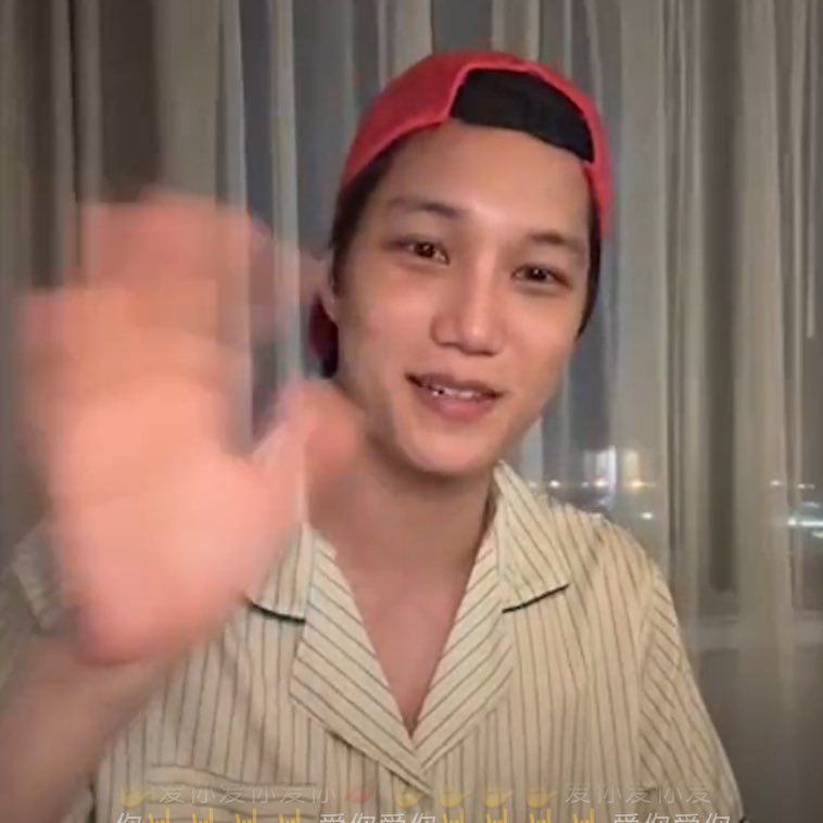 BiankaiC's tweet photo. Kai kept assuring fans that he’s okay +  expressing his deep passion for performing/dancing (we luv u Jongin 🥹). He said that he will try next time to do live w/ the #EXO members &amp; he initially wanted to do live on weverse but he already forgot how to use it 😭 @weareoneEXO #KAI https://t.co/tiFuQAPbjF