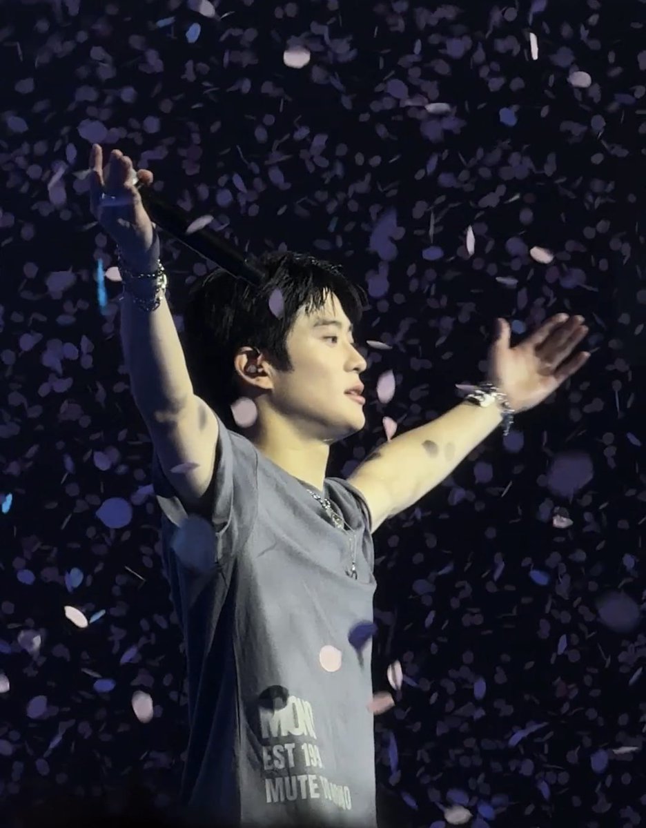 jetaimeenrose's tweet photo. confetti from jaehyun's fan-con 🍑

- ค่าส่ง 35 บาท 

🐈: https://t.co/8JeiWwjvFD

#JAEHYUN_MONO https://t.co/FhXzj6BTSE