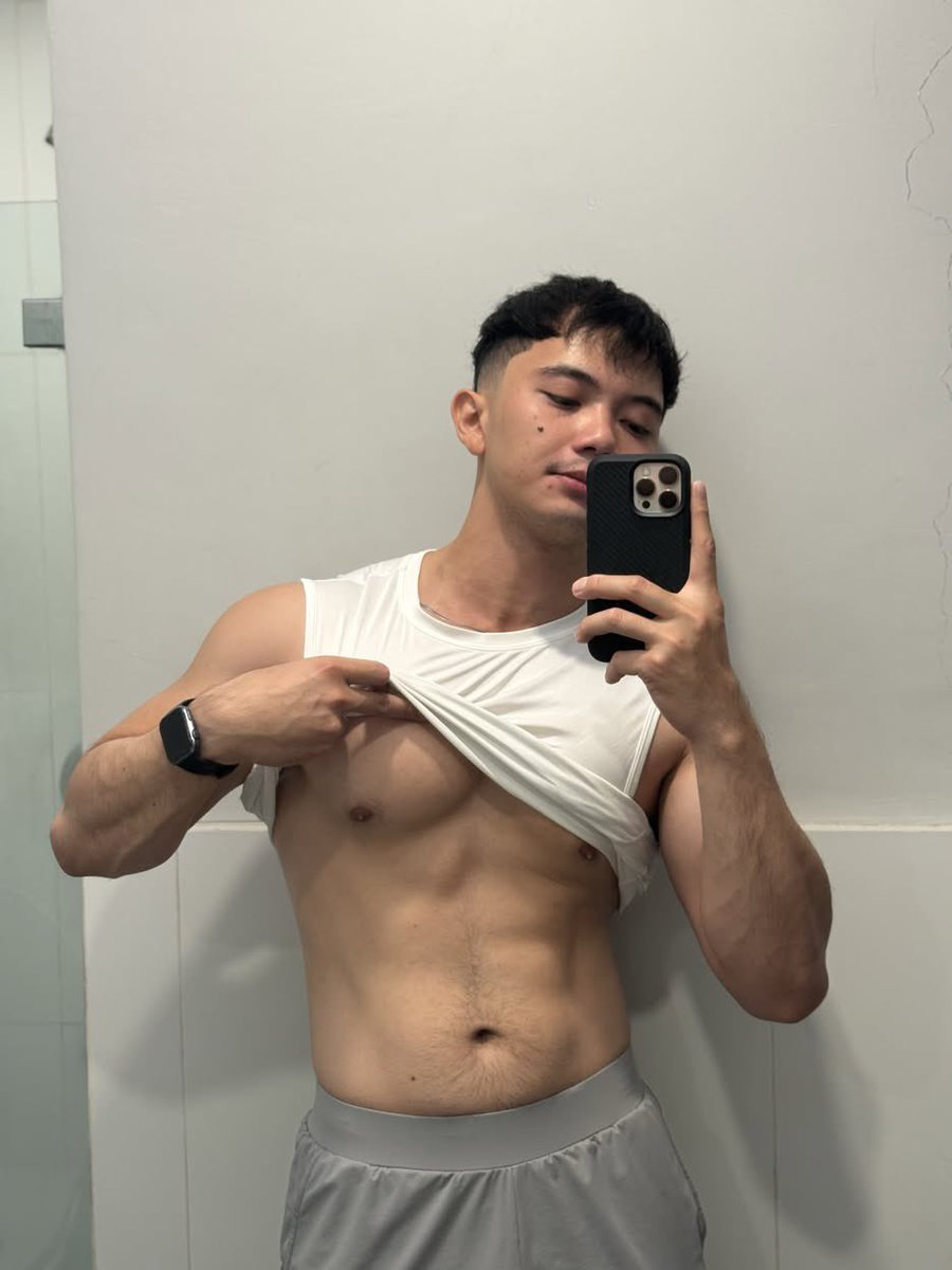 Raymondchan09's tweet photo. Lebih suka yg bulky apa muscle lean?
. https://t.co/jMlCqtX8d6