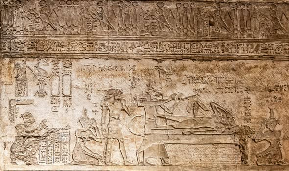 SoucivaMA's tweet photo. A few of the (many) wall scenes from one of the two Osiris rooms on the roof of Dendera Temple. 
The story of the death and resurrection of Osiris is one of the cornerstones of Egyptian religious belief https://t.co/ZQeOIKANRB