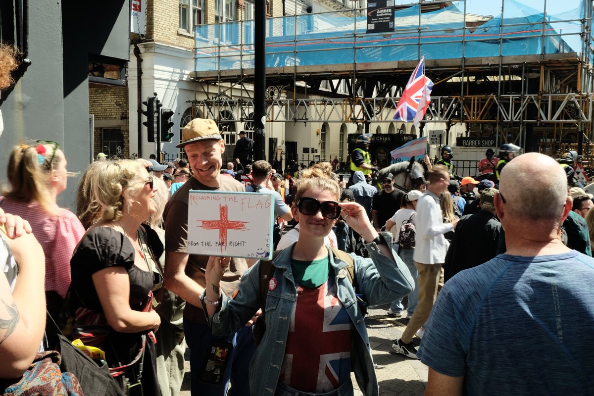 GrinsBazaar's tweet photo. Photos from the immigration protest/carnival against fascism, Brighton. 2/? https://t.co/k5j5WX8vdn