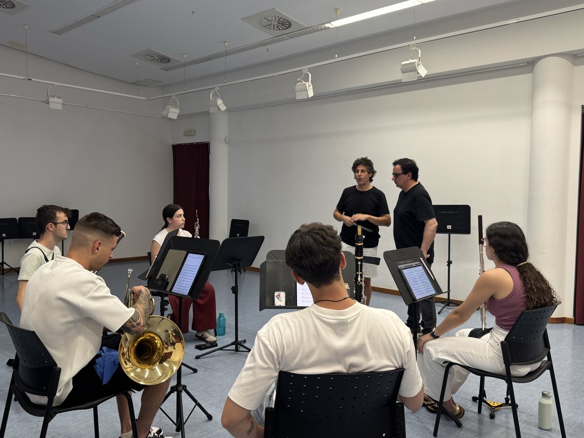 AIDOJoseCollado's tweet photo. Hoy sábado último encuentro presencial del curso en nuestra sede de Alcàsser con nuestro profesor Cristóbal Soler. https://t.co/vd3vWcAA1h