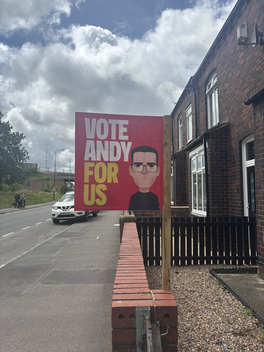 Chloegrant_uk's tweet photo. makerfield i am inside you
Please give me a follow Like, Share, and Repost if you are voting ANDY #VoteLabour and stand to reclaim the country they love only Labour can stop reformuk. #AndyForUs 🇬🇧🌹🌹🌹👊🏻 https://t.co/Jqf1NDRsGW